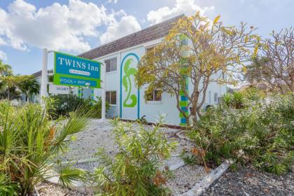 twins Inn  Apartments treasure Island