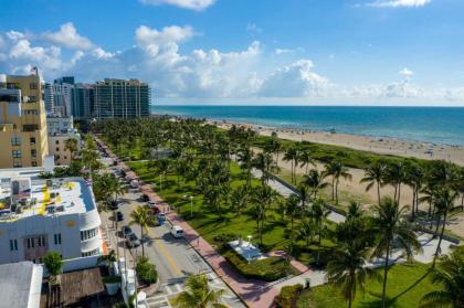 Leslie Hotel Ocean Drive - image 3