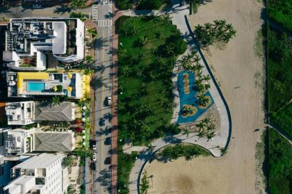 Leslie Hotel Ocean Drive - image 4