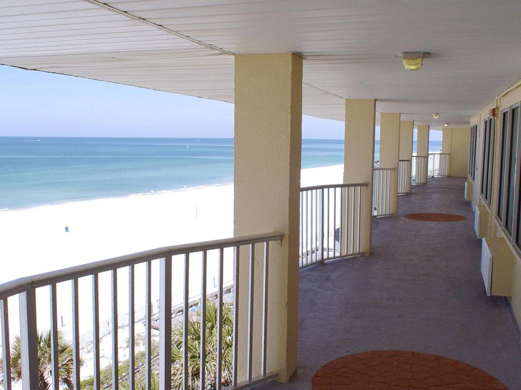 Boardwalk Beach Hotel - image 5