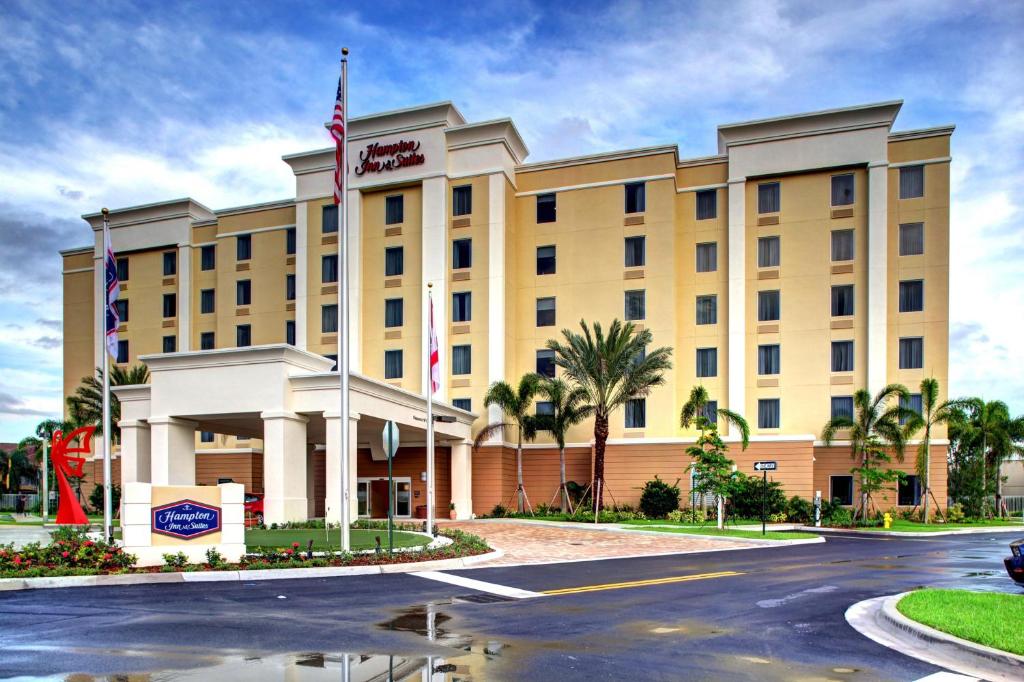Hampton Inn and Suites Coconut Creek - main image