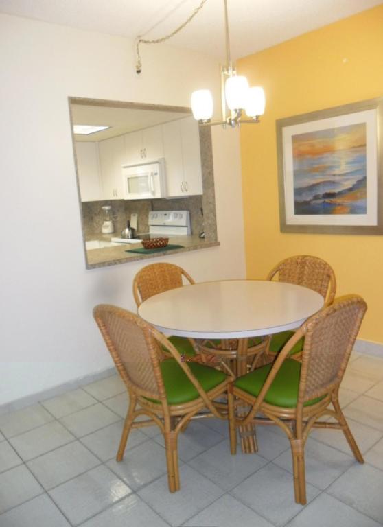 Surf Rider Resort - image 2