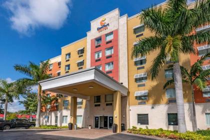 Comfort Suites Fort Lauderdale Airport South & Cruise Port - image 2