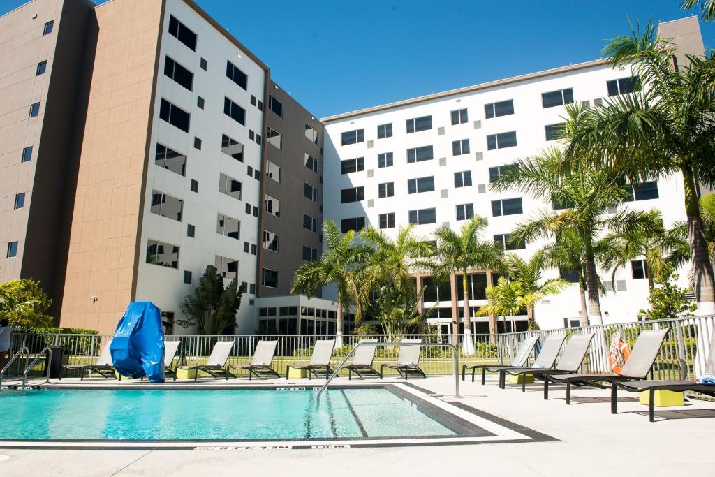 Element Miami Doral - main image