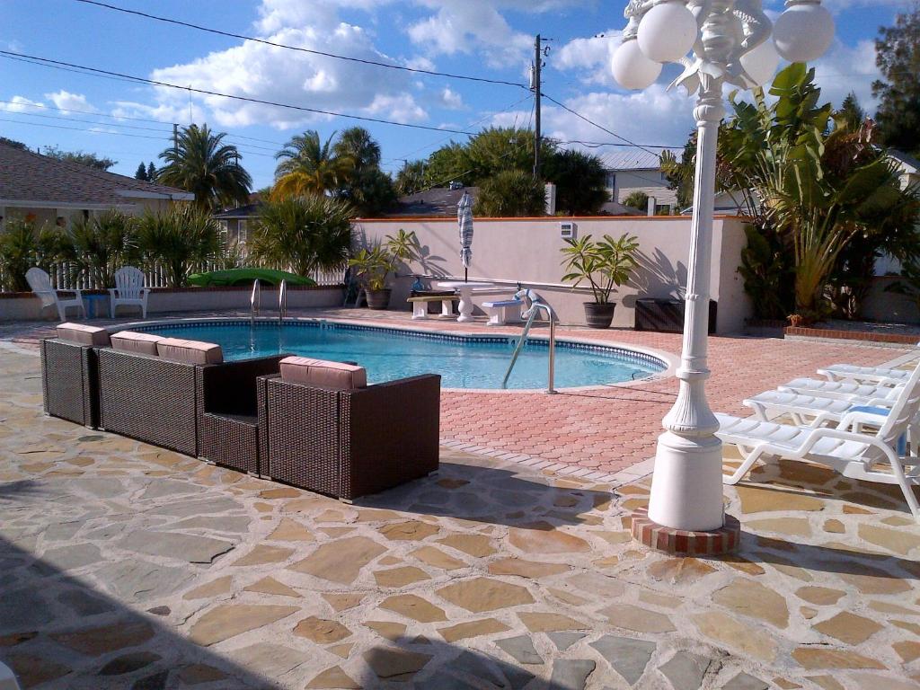 The Bungalows - main image