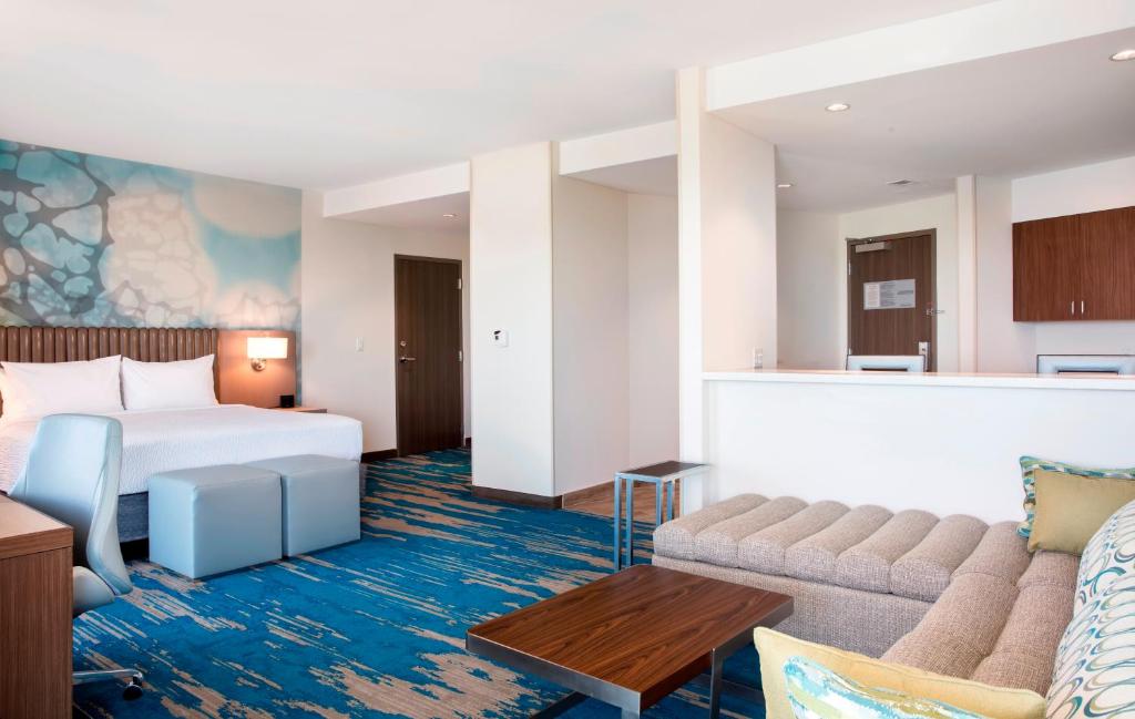 Courtyard by Marriott Marathon Florida Keys - image 3