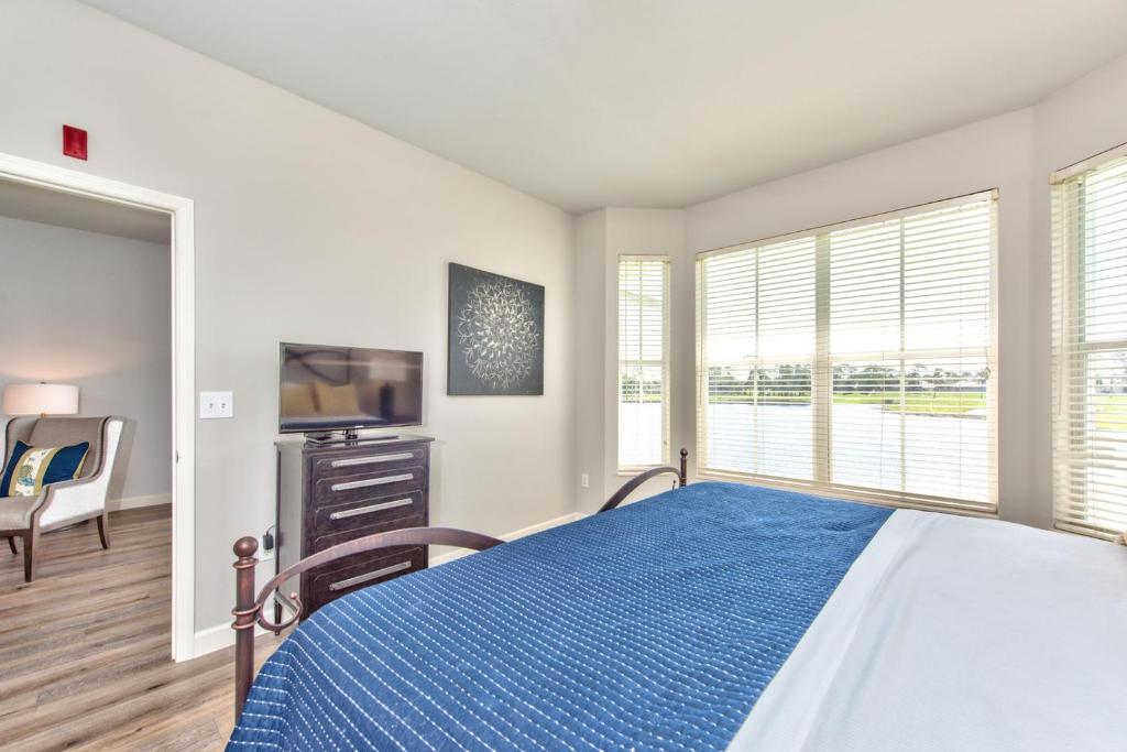 Solterra Golf Condo at the Lely Resort - image 2