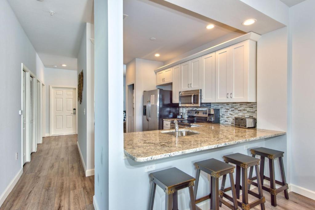 Solterra Golf Condo at the Lely Resort - image 3