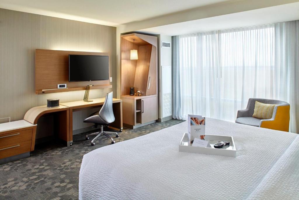 Courtyard by Marriott Orlando Lake Nona - image 3