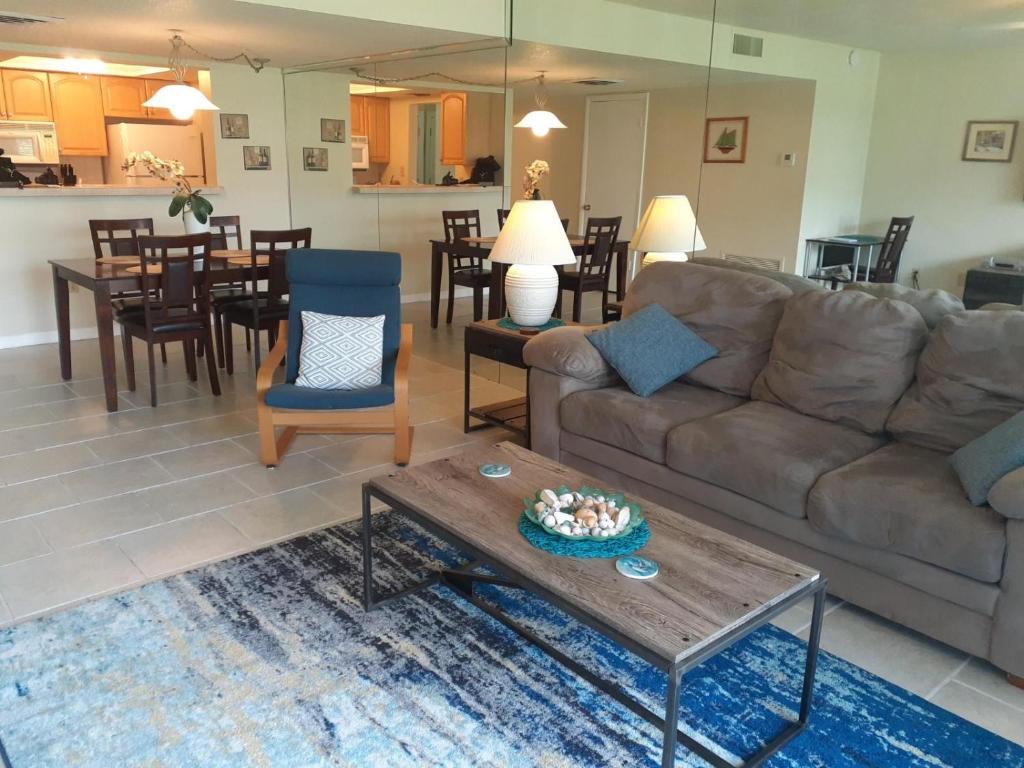 Ocean Village Coral Cluster 1212 - main image
