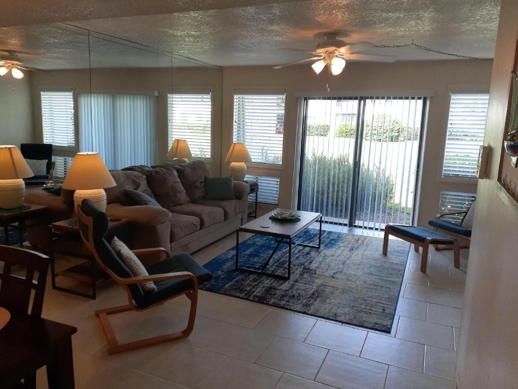 Ocean Village Coral Cluster 1212 - image 3