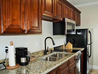 Twin Palms at Siesta - image 3