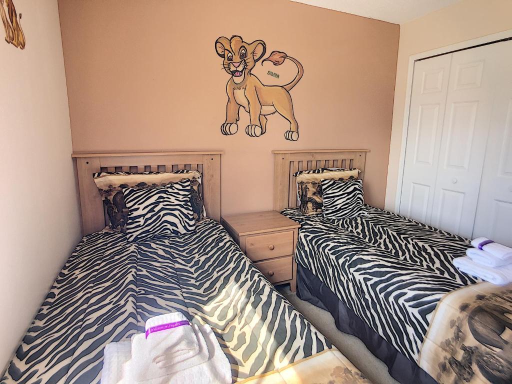 Simba's Lake House - image 4