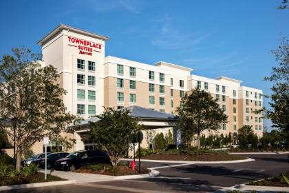 townePlace Suites Orlando at FLAmINGO CROSSINGS town CenterWestern Entrance