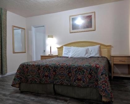 Travelers Inn - Clearwater - image 5