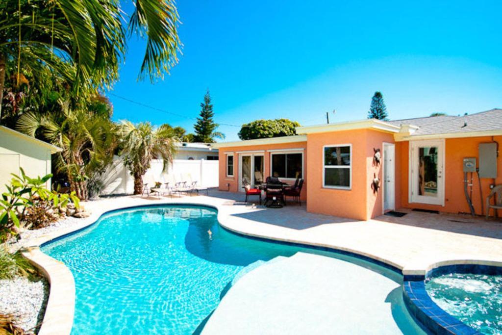 Tropical Oasis - main image