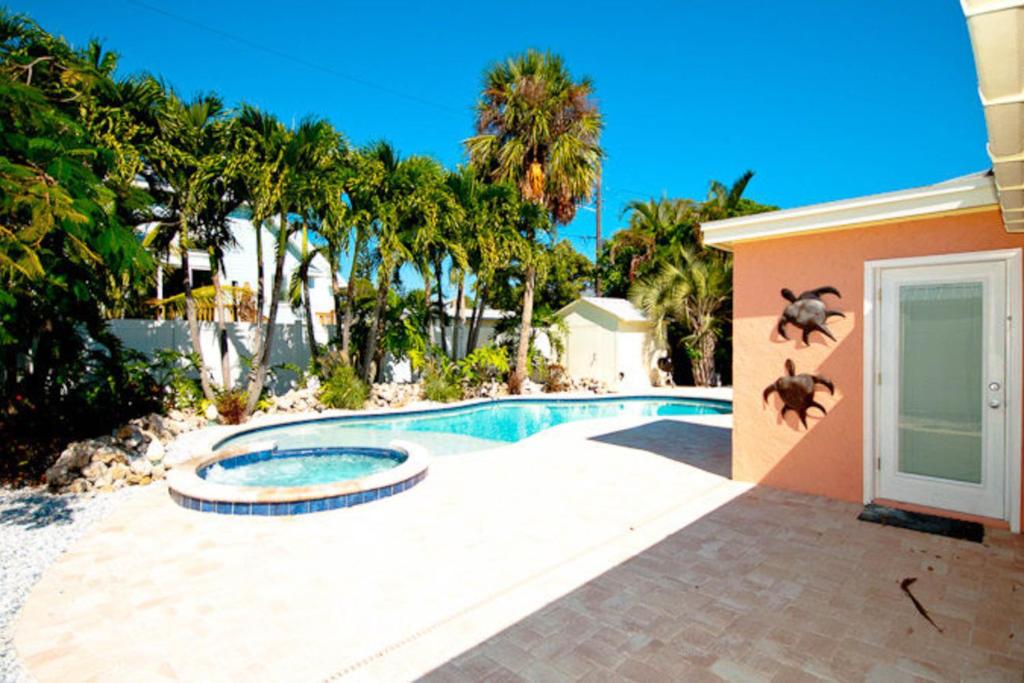 Tropical Oasis - image 2