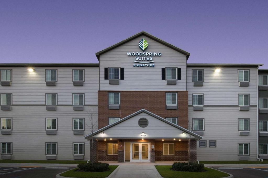 Woodspring Suites Clearwater - main image