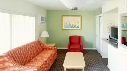 Johns Pass Beach Motel - image 3