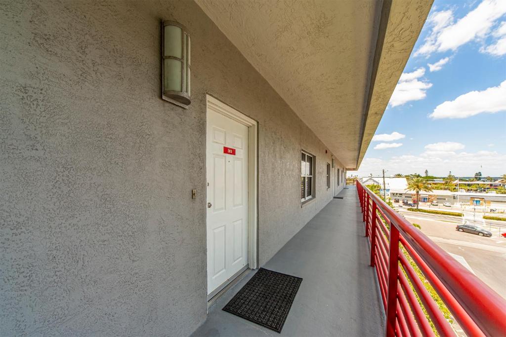 303 Crimson Condos - image 5