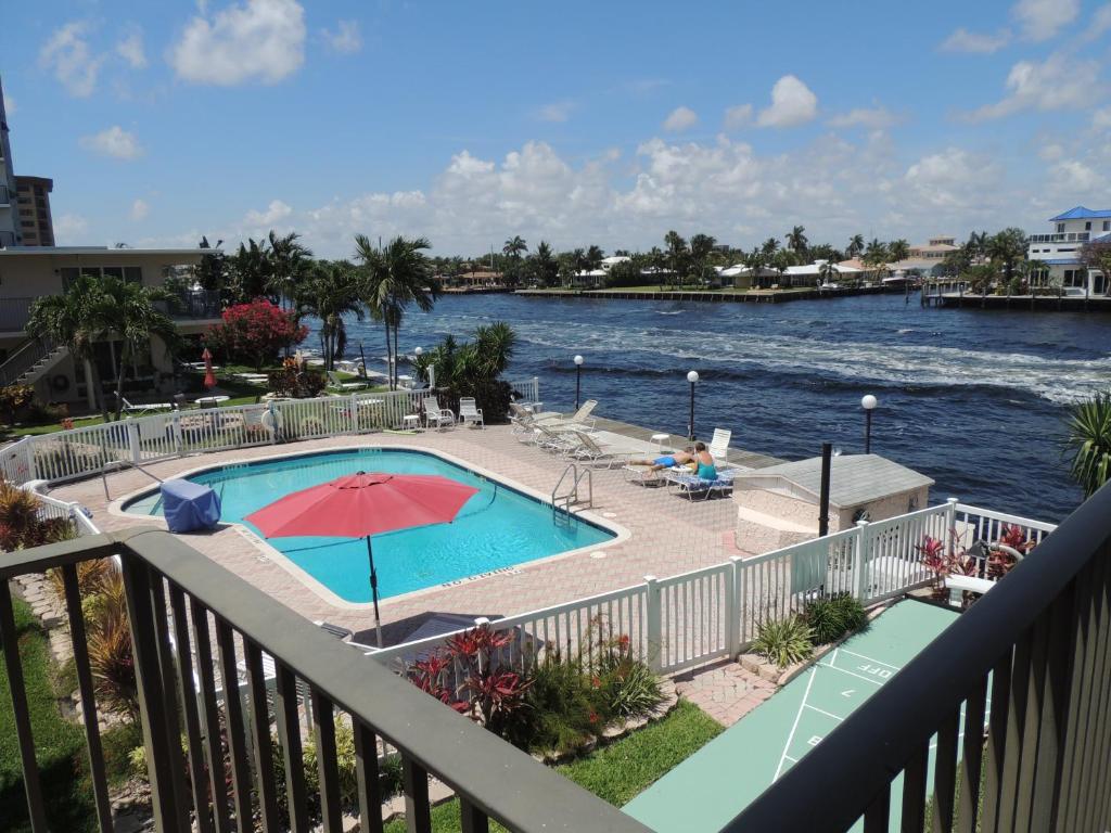 Aqua Mar Condos - main image