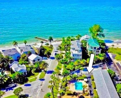 Gulf Holiday by Beachside management Siesta Key Florida