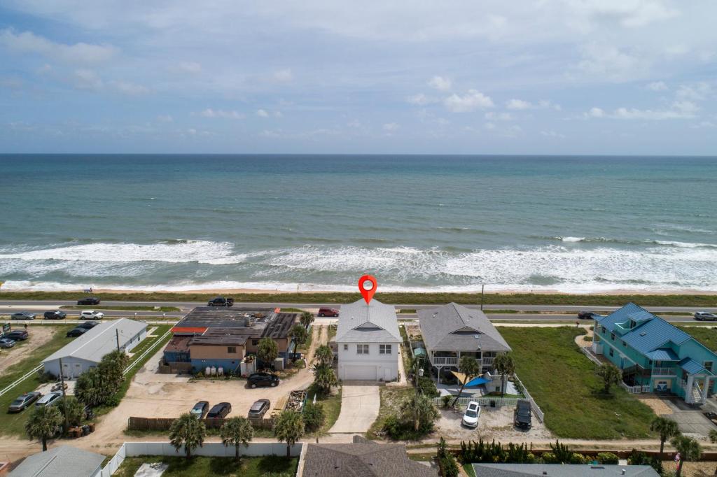 Wave Runner 4 Bedrooms Sleeps 10 Ocean Front WiFi - image 2