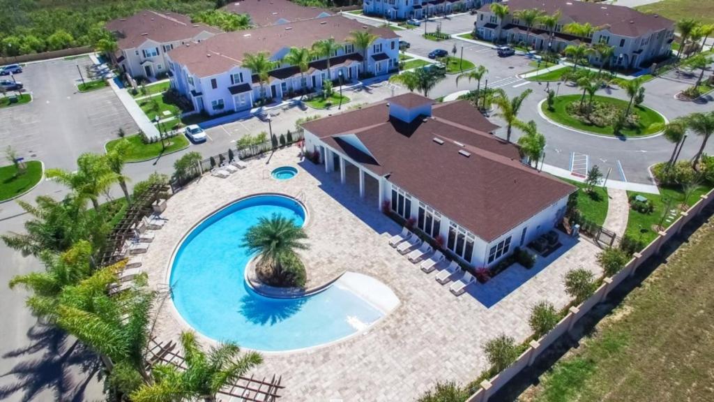 Imagine You and Your Family Renting this 5 Star Home on Lucaya Village Resort Orlando Townhome 2671 - image 2