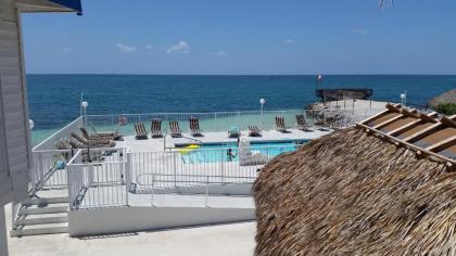 Key Colony Beach Motel - image 2