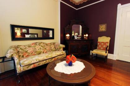 Marreros Guest Mansion - Adult Only