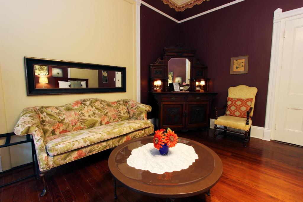 Marreros Guest Mansion - Adult Only - main image