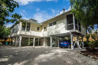 Castaway Cottage  Sanibel Shores on Cardium Street Sanibel