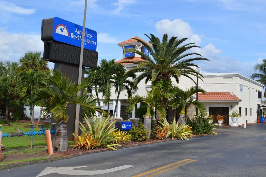 Americas Best Value Inn Fort Myers - main image