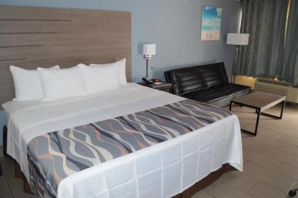 Americas Best Value Inn Fort Myers - image 4