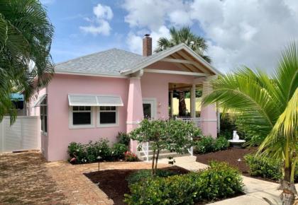 Ninis Cottage 4bd 3ba   Private Pool   Parking