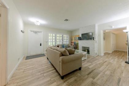 Beachside Home - Pool and Beach - image 4