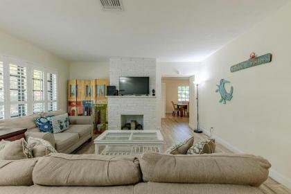 Beachside Home - Pool and Beach - image 5