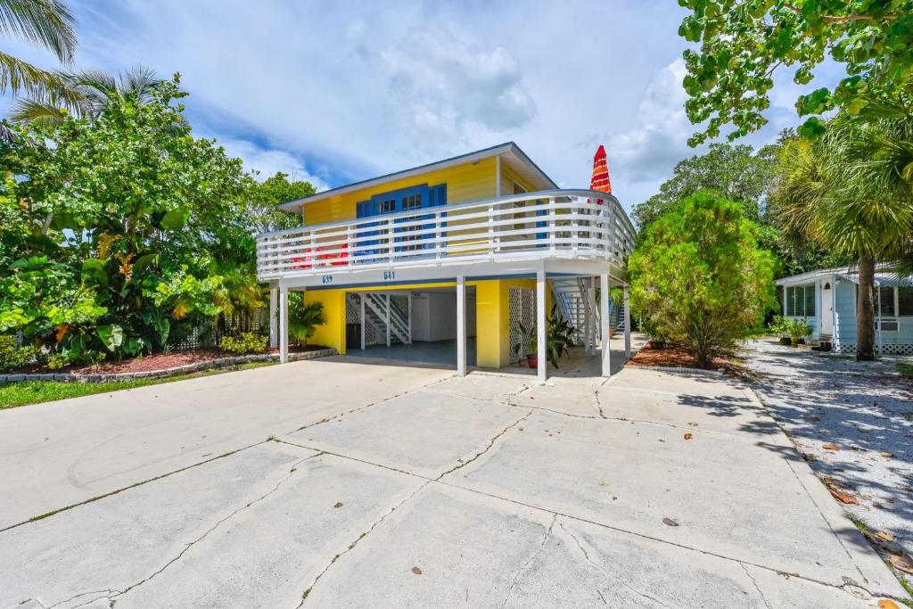 Banana Cabana by Beachside Management - main image