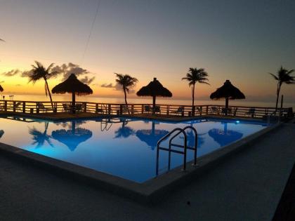 Caloosa Cove Resort  marina Florida