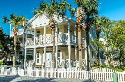 Brzee Bungalow by RealJoy Vacations Florida