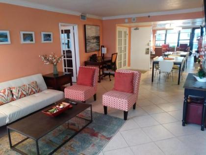 Beachfront Suites - image 4