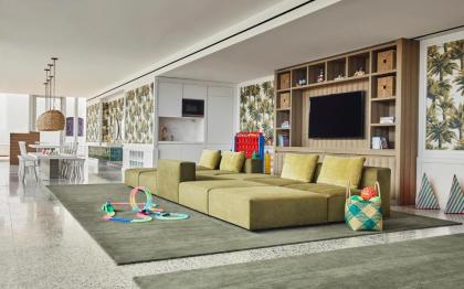 Four Seasons Hotel at The Surf Club - image 5