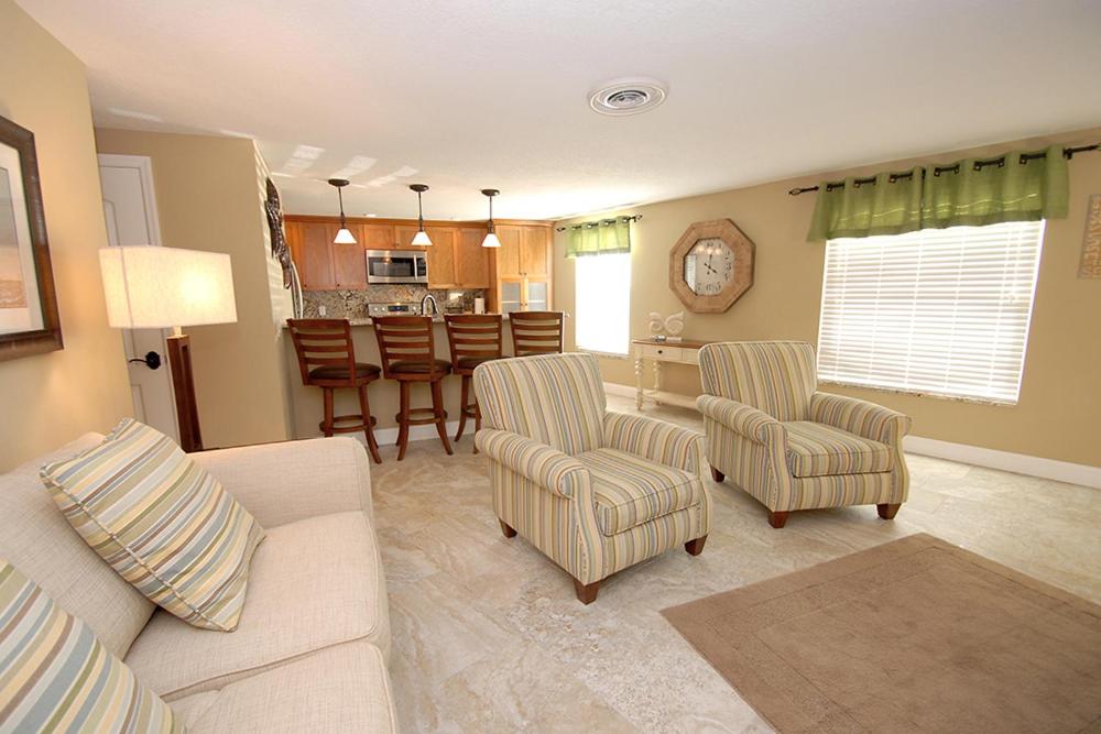 The Anna Maria Island Beach Breeze - image 3