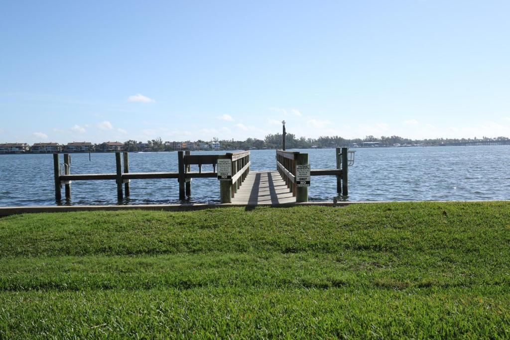 The Anna Maria Island Beach Palms 6B - image 4