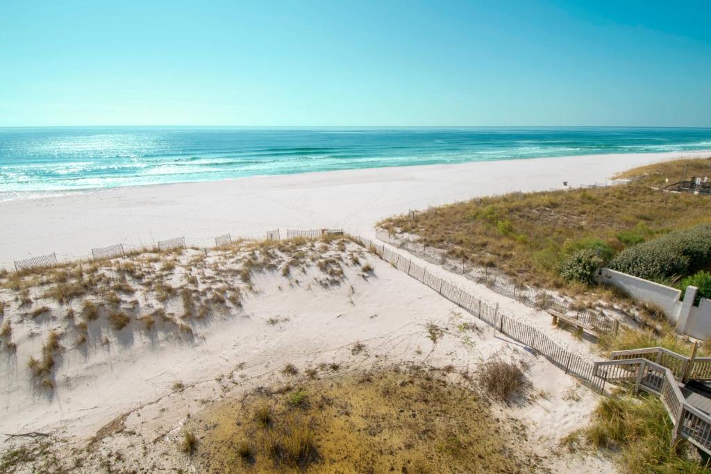 Pelican Beach Resort 410 by RealJoy - image 2