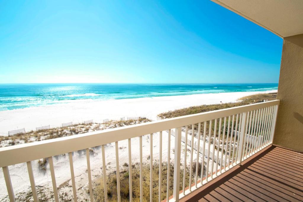 Pelican Beach Resort 410 by RealJoy - image 3