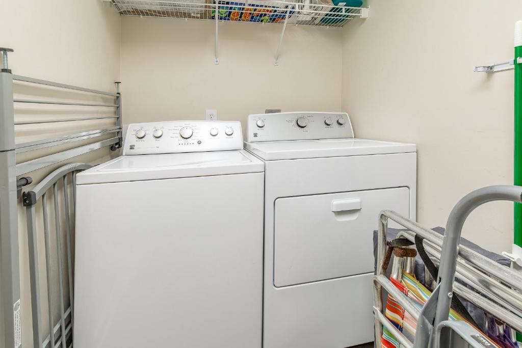 Sterling Shores 818 by RealJoy Vacations - image 2