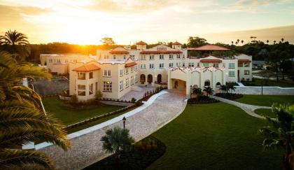 Hotel in Dunedin Florid