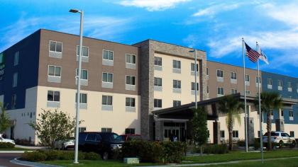 Holiday Inn Express & Suites - Jacksonville W - I295 and I10 an IHG Hotel