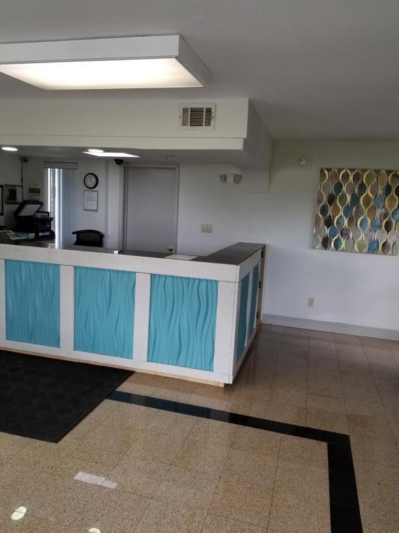 Executive Inn - image 4